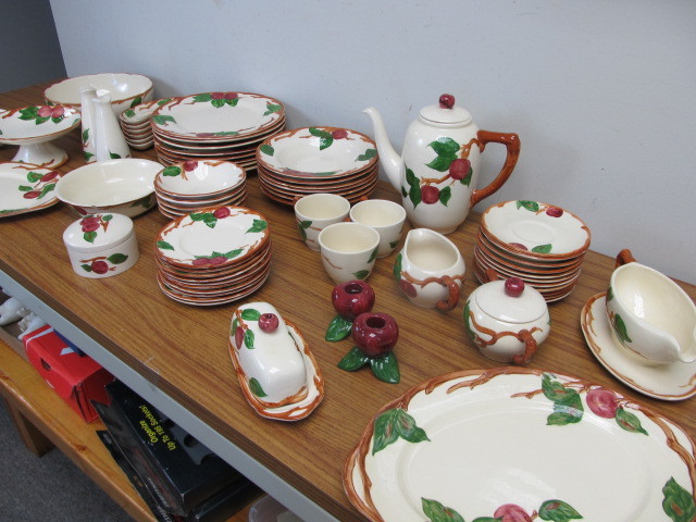 lot 158 image: Large Lot of Vintage Apple Pattern Franciscan Ware