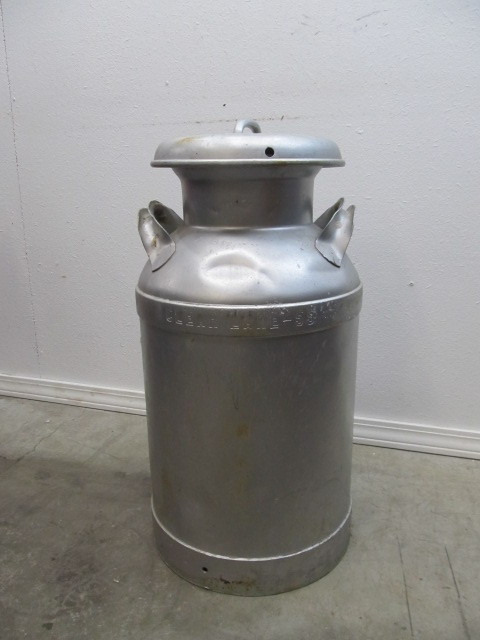 lot 3 image: Farmers Co-op Cry, Clear Lake Milk Can