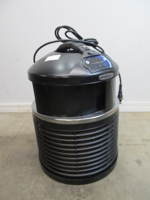 lot 7 image: Filter Queen Defender Air Purifier