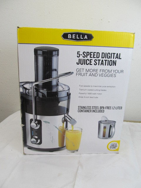 lot 10 image: NEW Bella 5-Speed Digital JUICER
