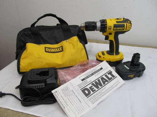 lot 18 image: NEW DeWalt 18V Cordless Hammerdrill