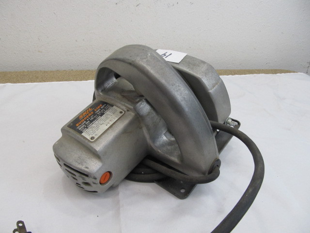 lot 19 image: 4 SKIL Finish Saw
