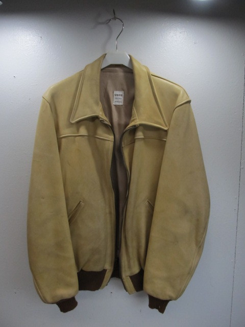 lot 22 image: Vintage UBER Buckskin Coat - Size XL