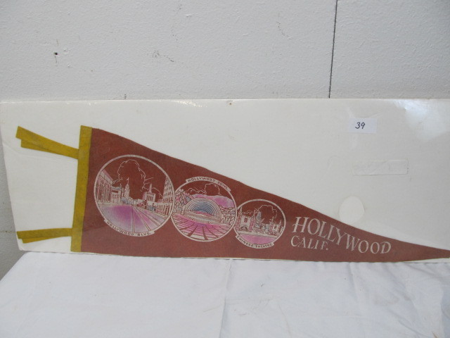 lot 39 image: Vintage Hollywood Calif. Pennant