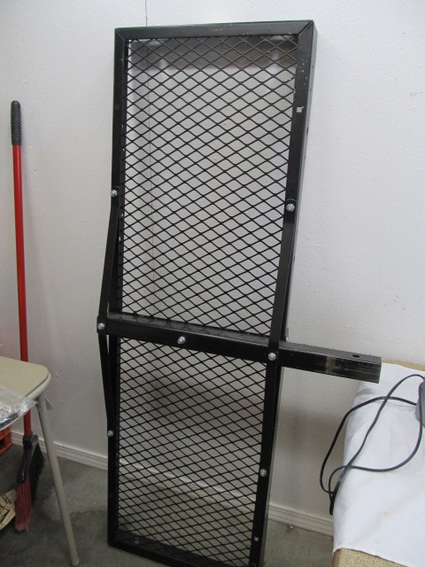 lot 68 image: Heavy Duty Tailgate Extender