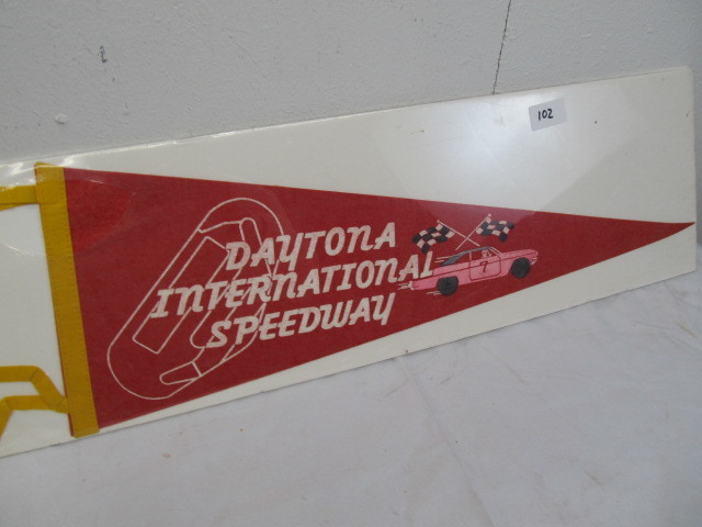 lot 102 image: Vintage Daytona International Motor Speedway Pennant