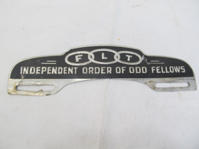 lot 107 image: Vintage FLT Independent Order of Odd Fellows License Topper