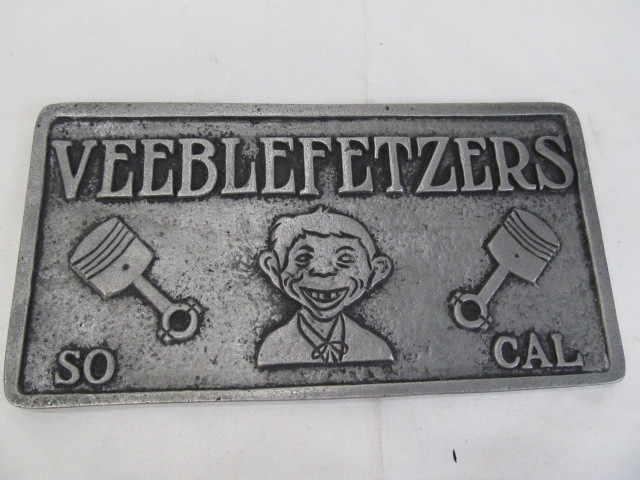 lot 113 image: VEEBLEFETZERS Car Club Plaque
