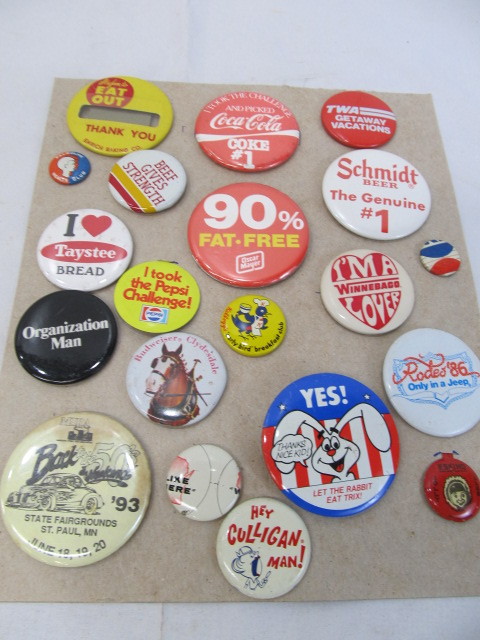 lot 114 image: Lot of Assorted Vintage Advertising Pinbacks