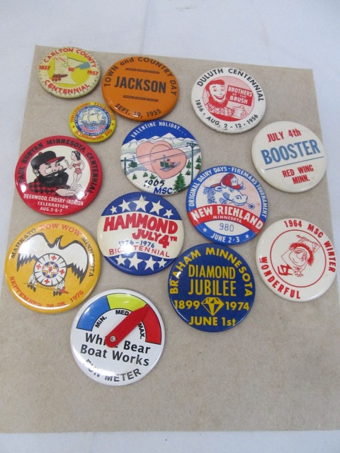 lot 117 image: County & City Festival Pinbacks #2