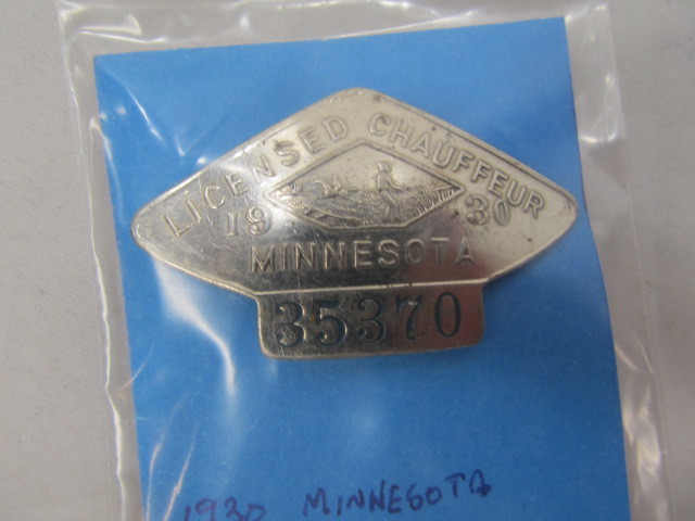 lot 128 image: 1930 Minnesota Chauffer Badge
