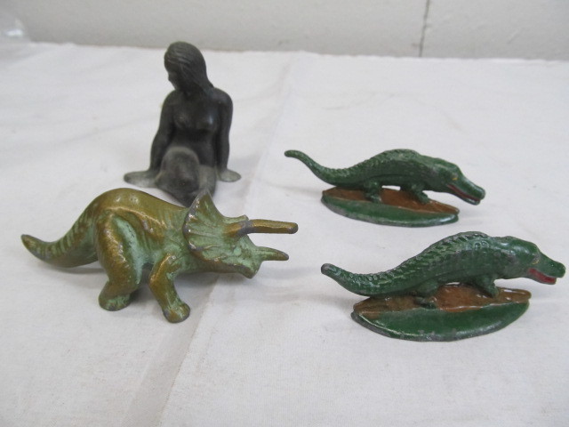 lot 169 image: Cast Iron Figurines