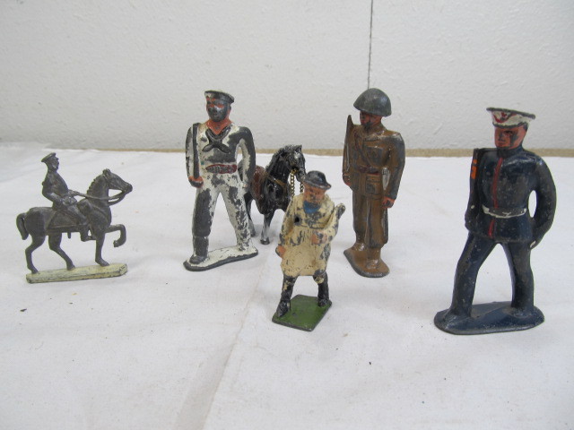 lot 172 image: Vintage MetalLead Toy Soldiers