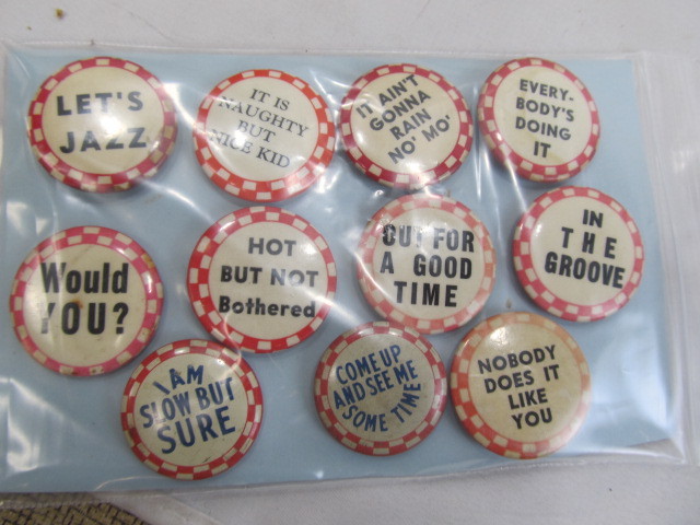 lot 182 image: Lot of Vintage Pinbacks w Smarty Pants Sayings #1