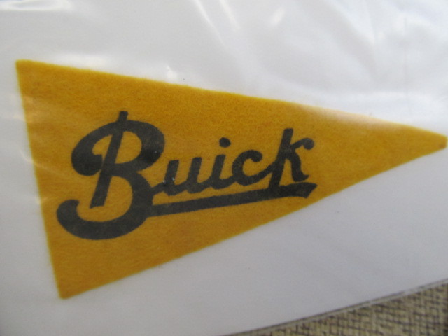 lot 189 image: Small Buick Advertising Pennant