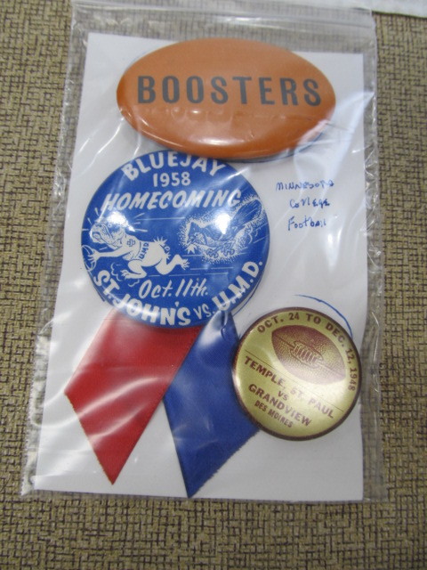 lot 194 image: 1948 & 1958 College Football Pinbacks