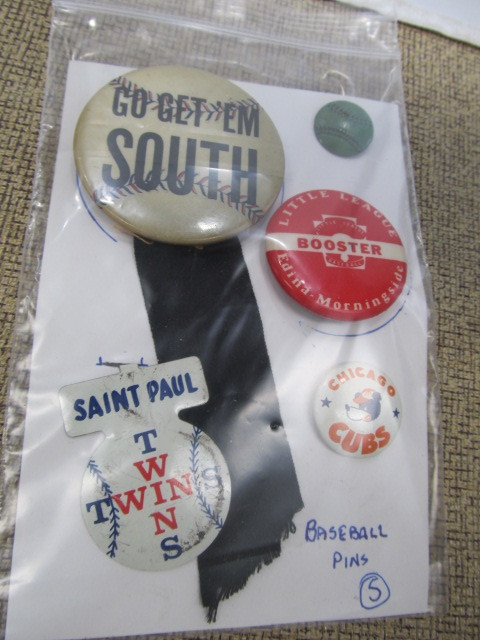 lot 196 image: Vintage Baseball Pinbacks