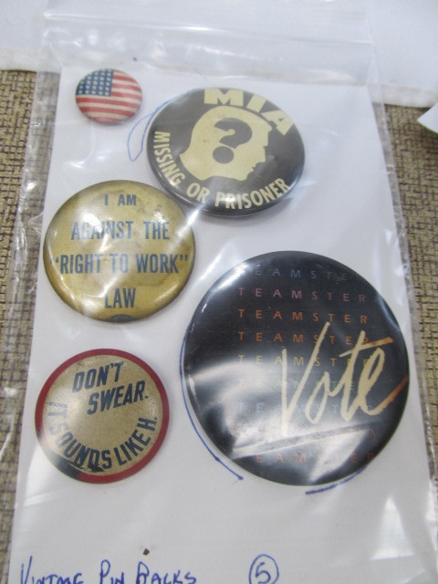 lot 198 image: Lot of Vintage Statement Pinbacks