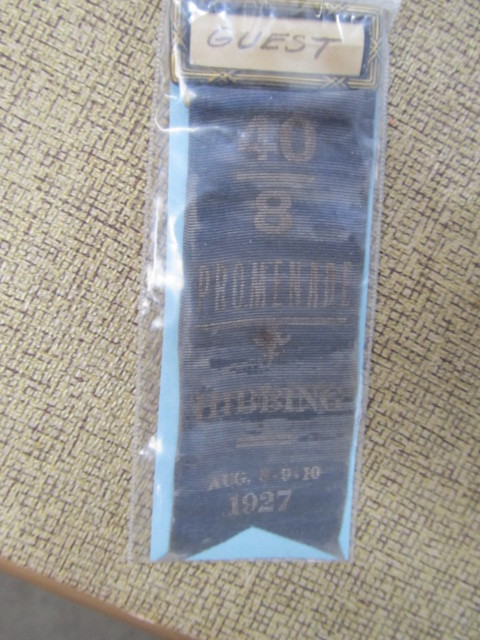 lot 199 image: Hibbing Convention Badge 1927