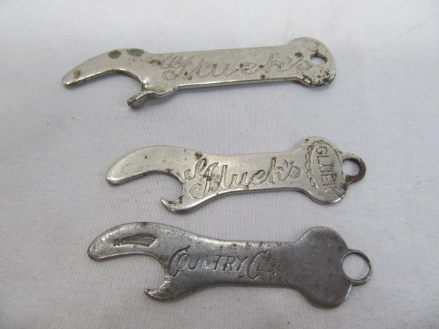 lot 225 image: Glueks & Country Club Openers