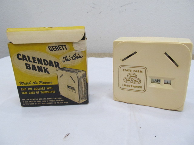 lot 253 image: Vintage Calendar Bank w Original Box