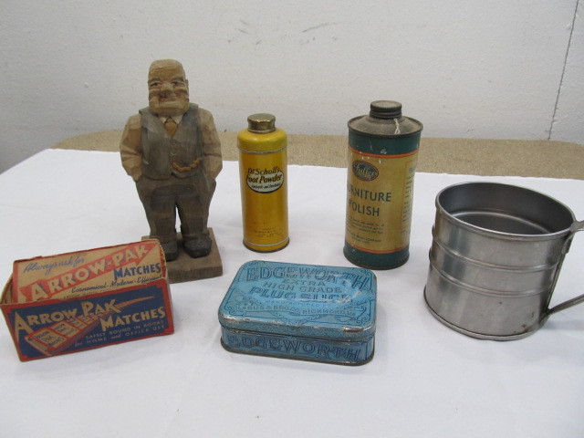 lot 261 image: Lot of Misc Collectibles