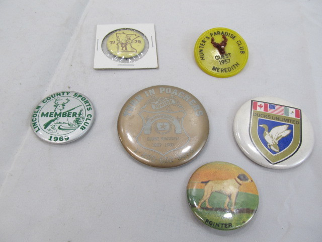 lot 264 image: Vintage Sportsman Buttons