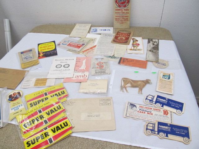 lot 267 image: Lot of Assorted Misc Vintage Paper Ephemera