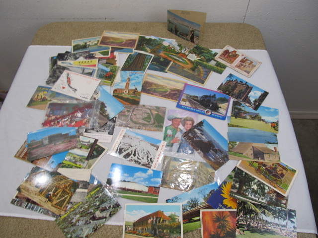 lot 287 image: Large Lot of Tourist Post Cards