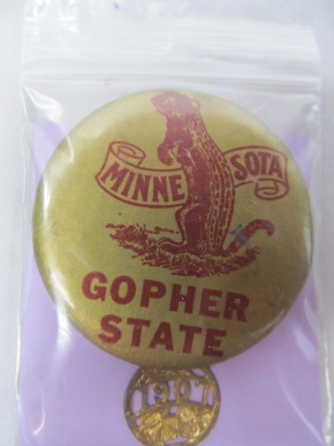 lot 292 image: 1907 Minnesota GOPHERS State Pinback