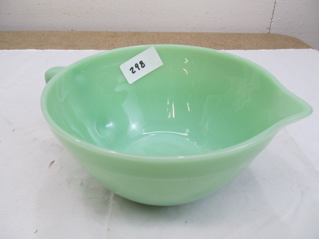 lot 298 image: Fire King Batter Bowl