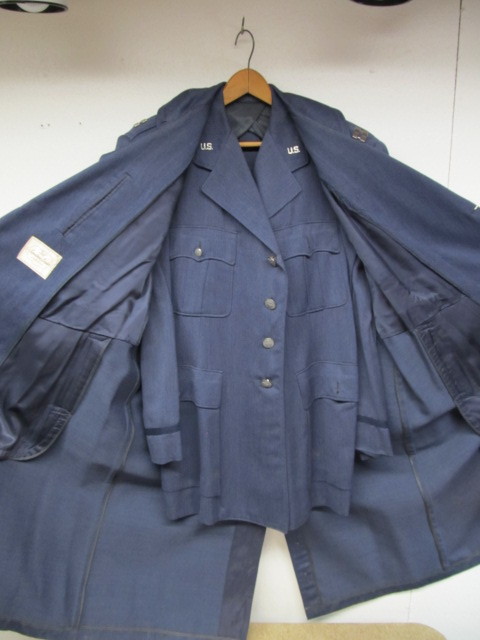 lot 306 image: WWII US Army Air Corps Uniform