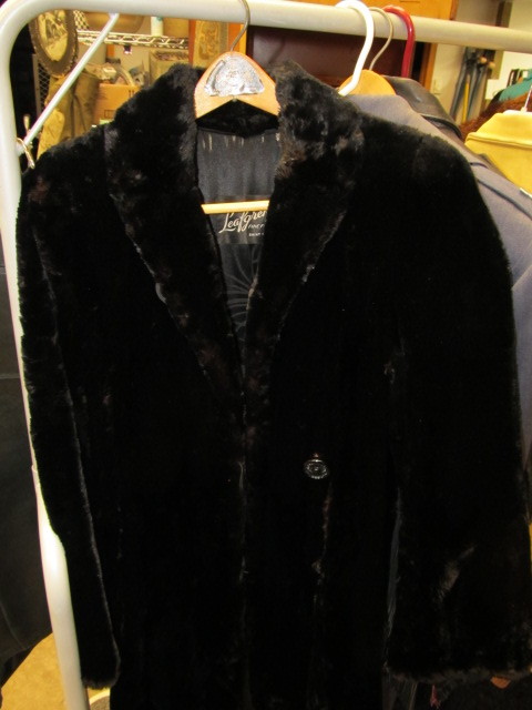 lot 342 image: Seal Fur Coat Size Med.
