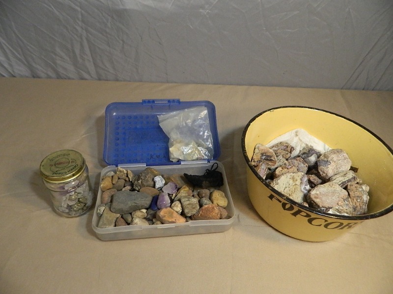 lot 6 image: Rocks, Gems, Etc