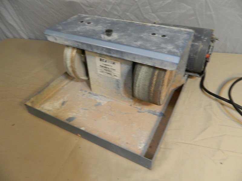 lot 12 image: Beaver Lapidary Polishing Arbor