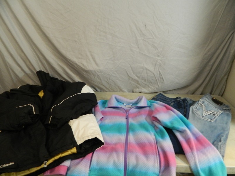 lot 43 image: Womens Clothing