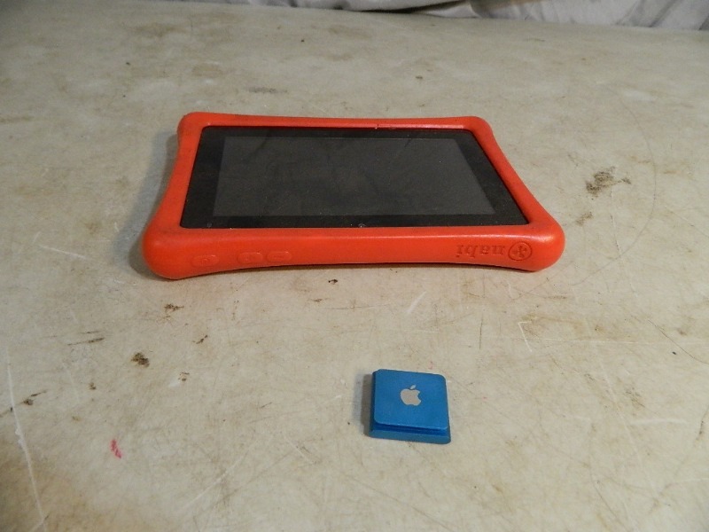 lot 49 image: Nabi Tablet and Apple Ipod