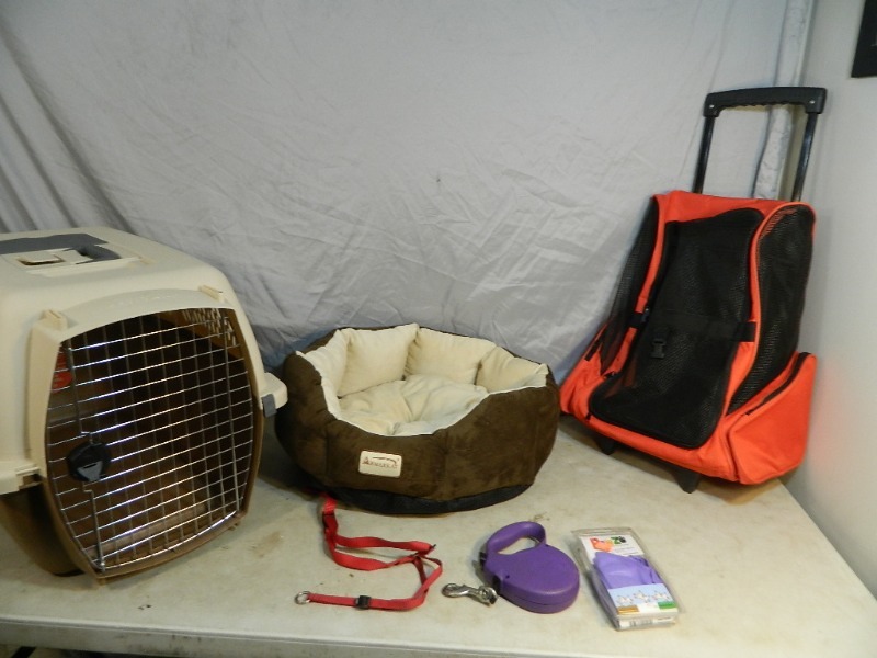 lot 57 image: Pet Supplies