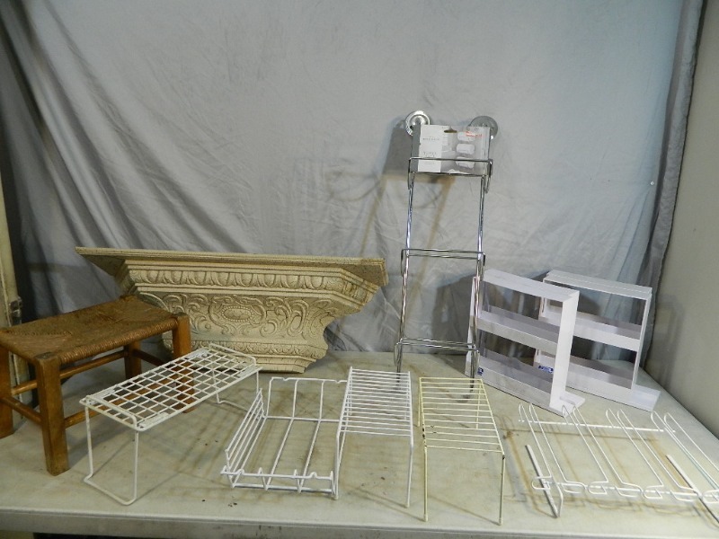lot 103 image: New Towel Rack, Organizers