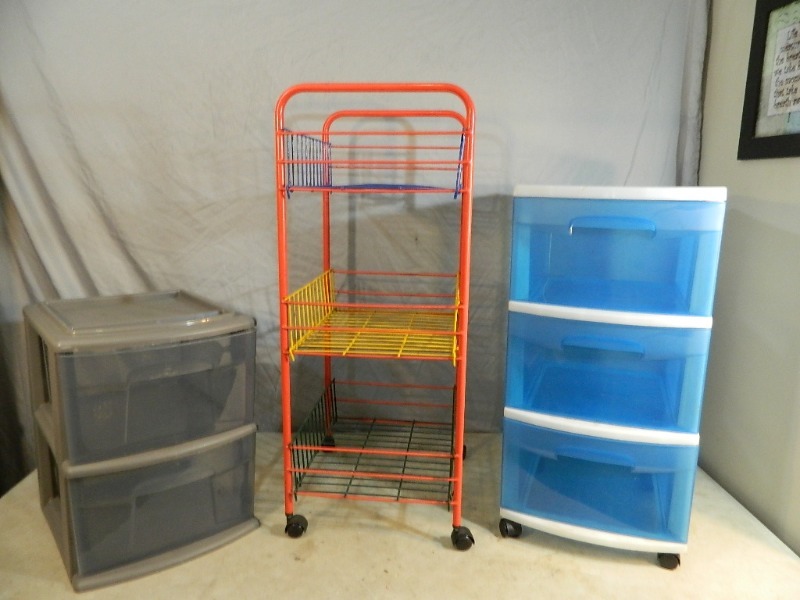 lot 109 image: 3 Organizers