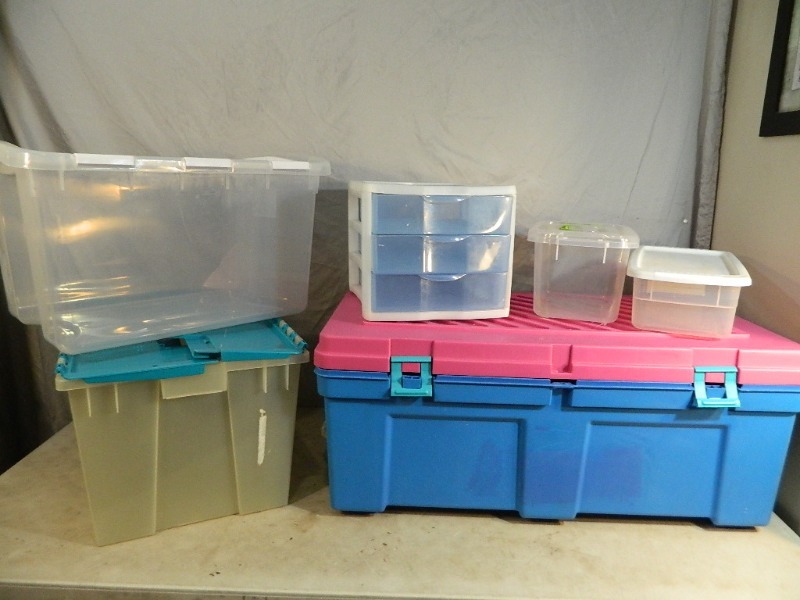 lot 114 image: Assorted Storage Containers