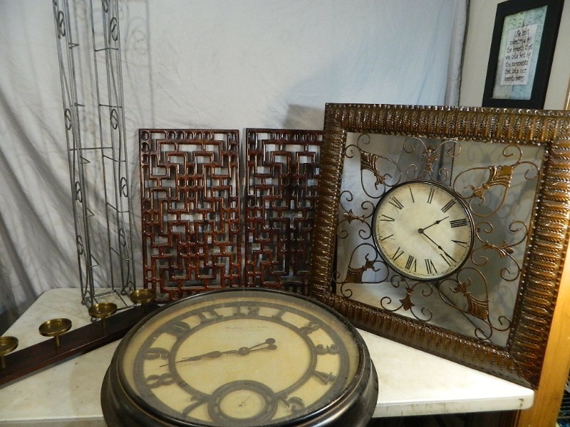 lot 122 image: Home Decor and More