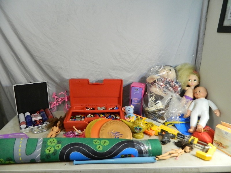lot 133 image: Toys, Legos, More