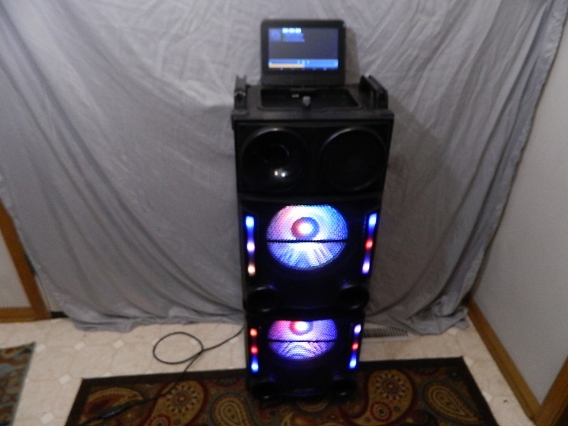 lot 2 image: New Party Speaker with Android Tablet