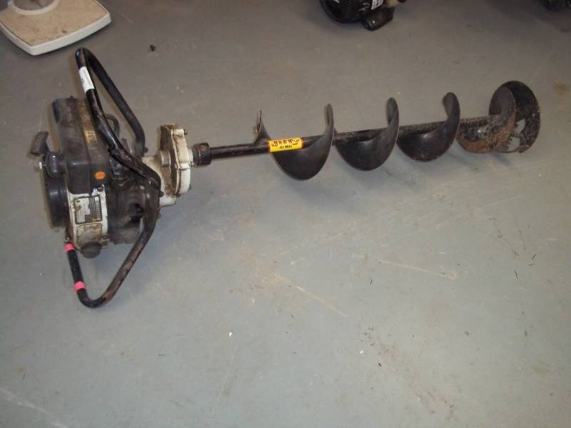 lot 10 image: Jiffy Ice Auger 8