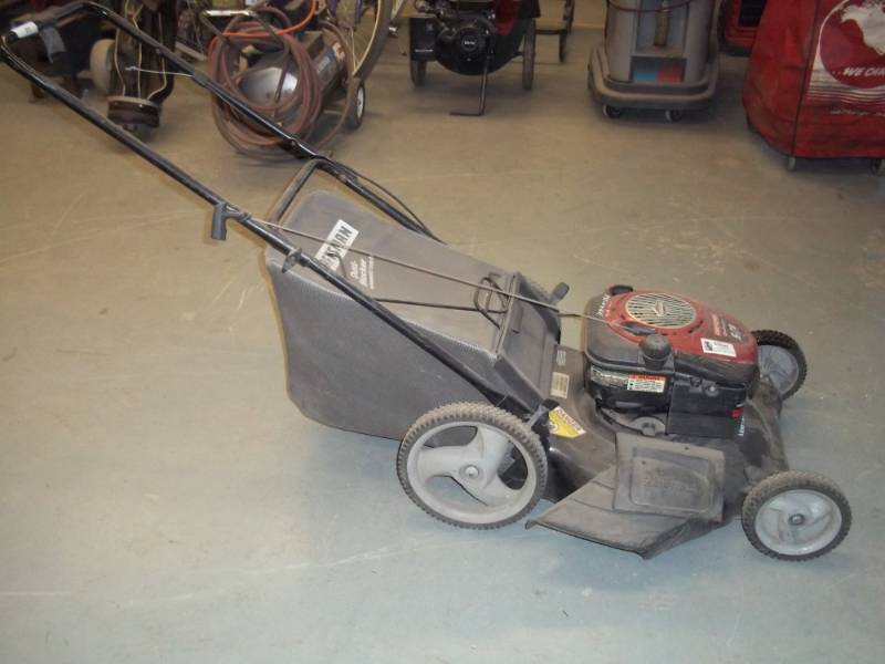 lot 21 image: Craftsman 21 Mower with Bagger