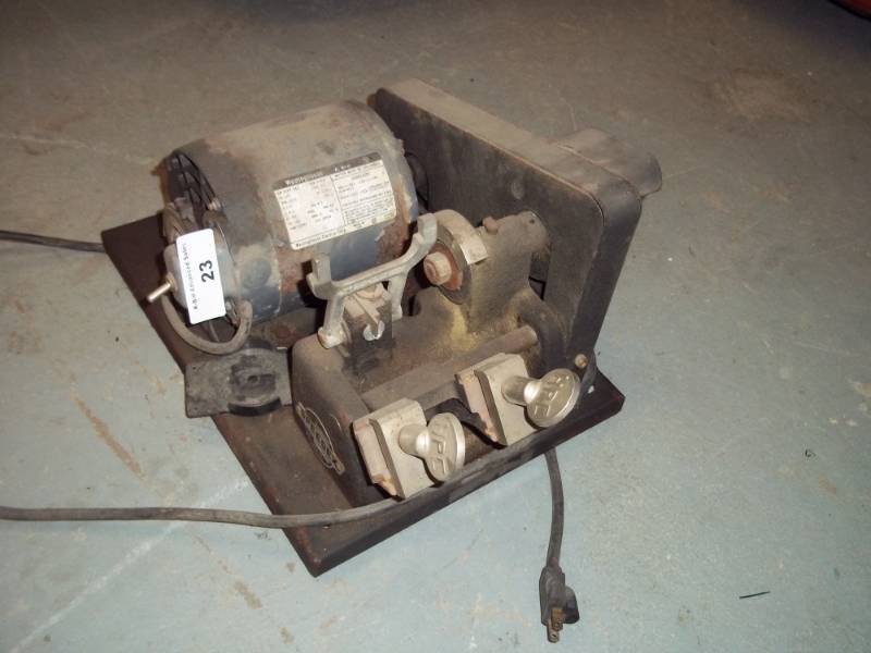 lot 23 image: Key Cutting Machine