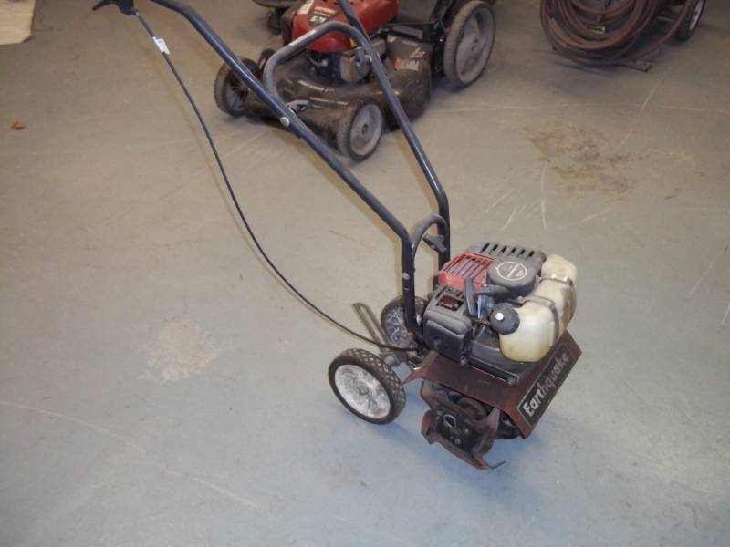 lot 37 image: Earthquake Mini Tiller