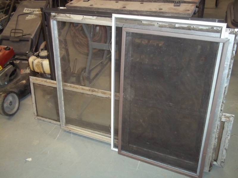 lot 43 image: Assorted Windows