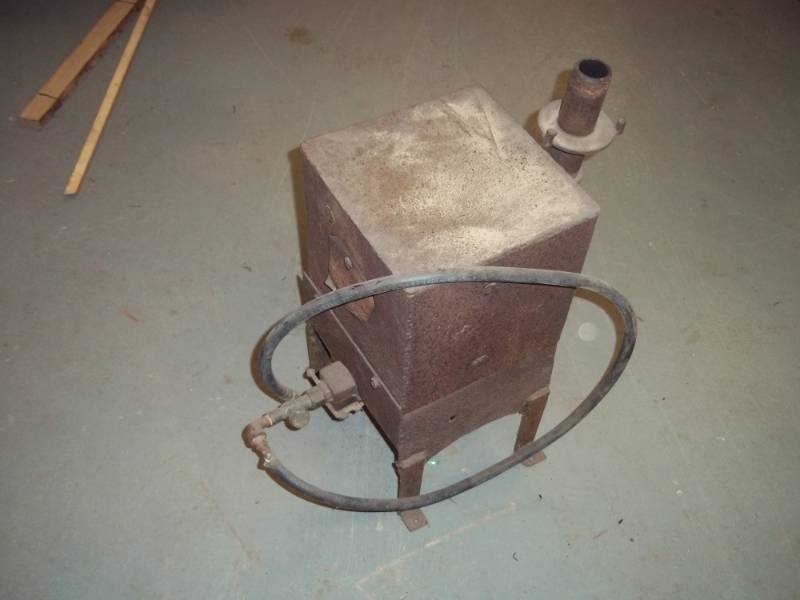 lot 44 image: Fish House Stove Propane